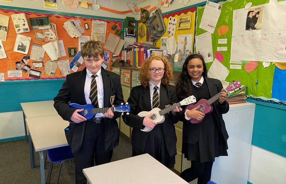 School students learn Ukulele